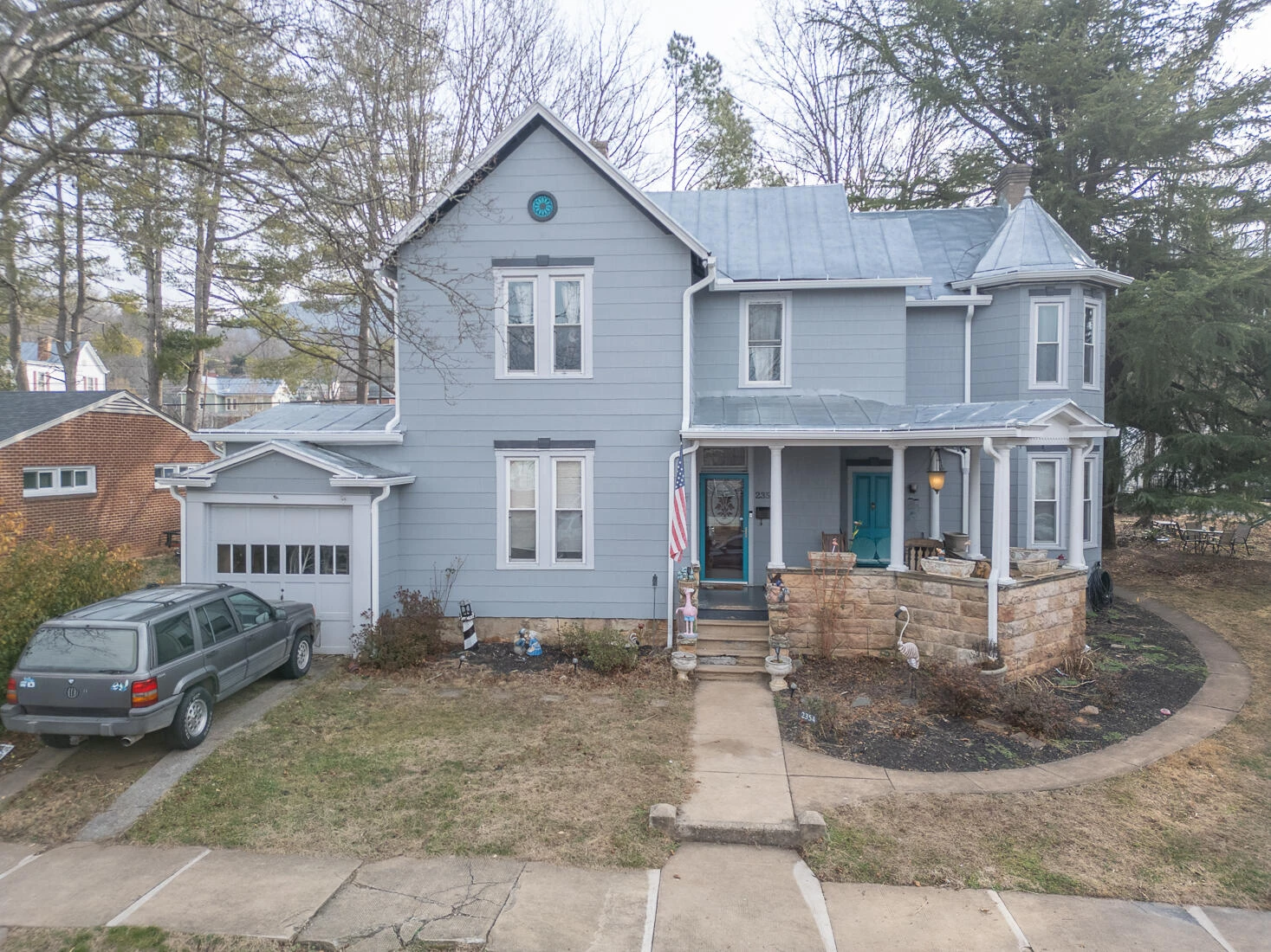 2354 Chestnut Ave - Photo 2