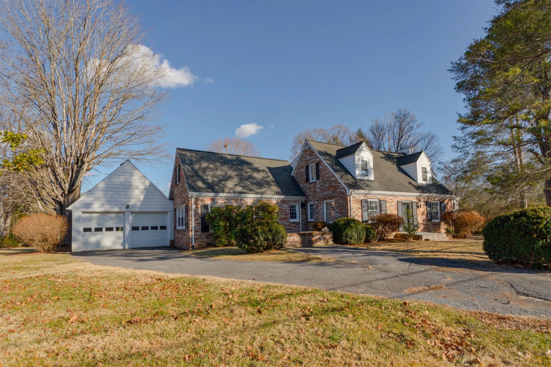 203 Johnstone St - Photo 2