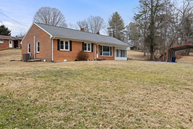 13 Country Club Rd
