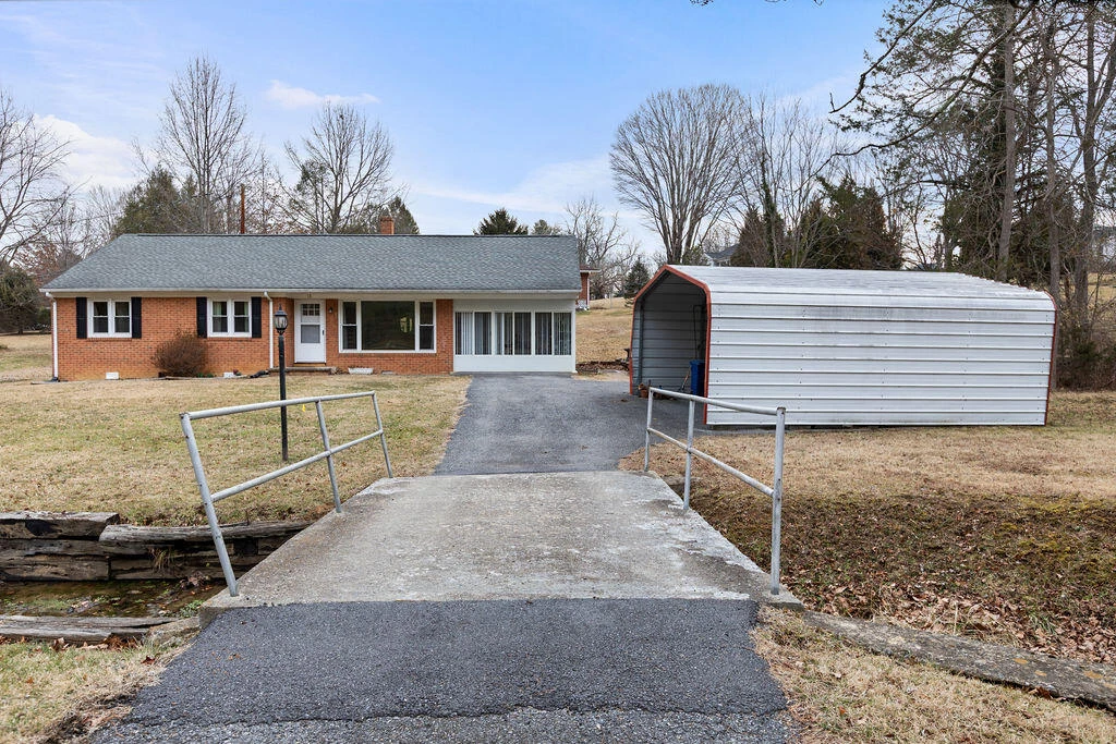 13 Country Club Rd - Photo 2