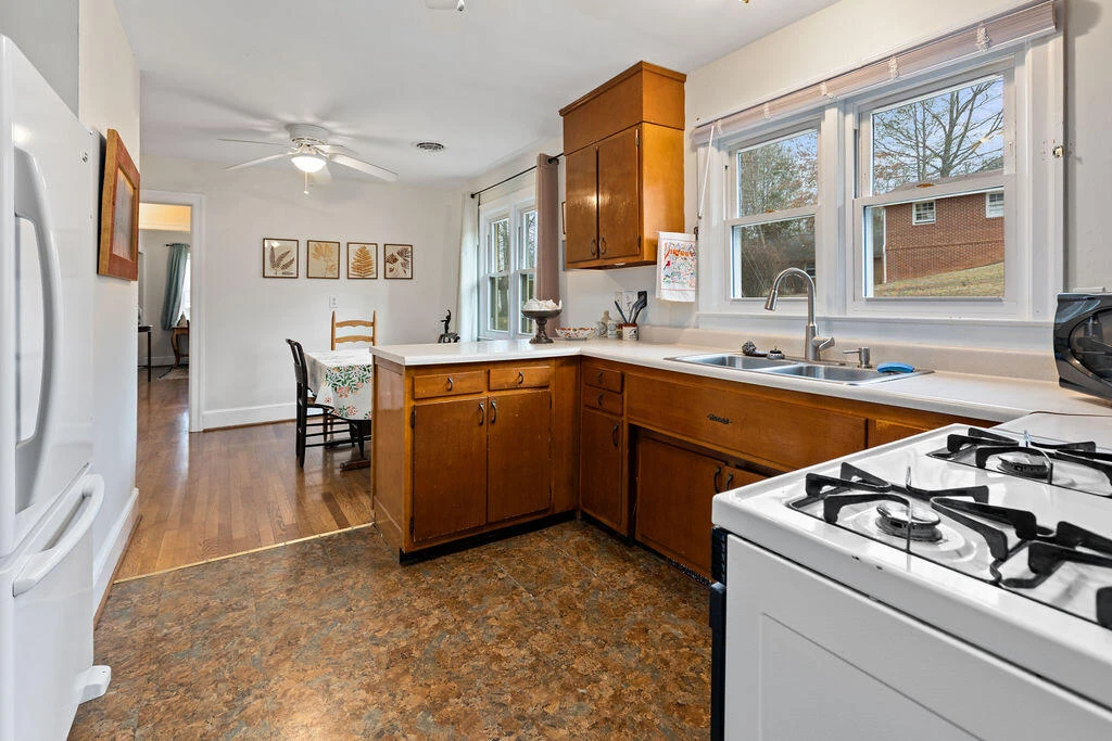 13 Country Club Rd - Photo 7