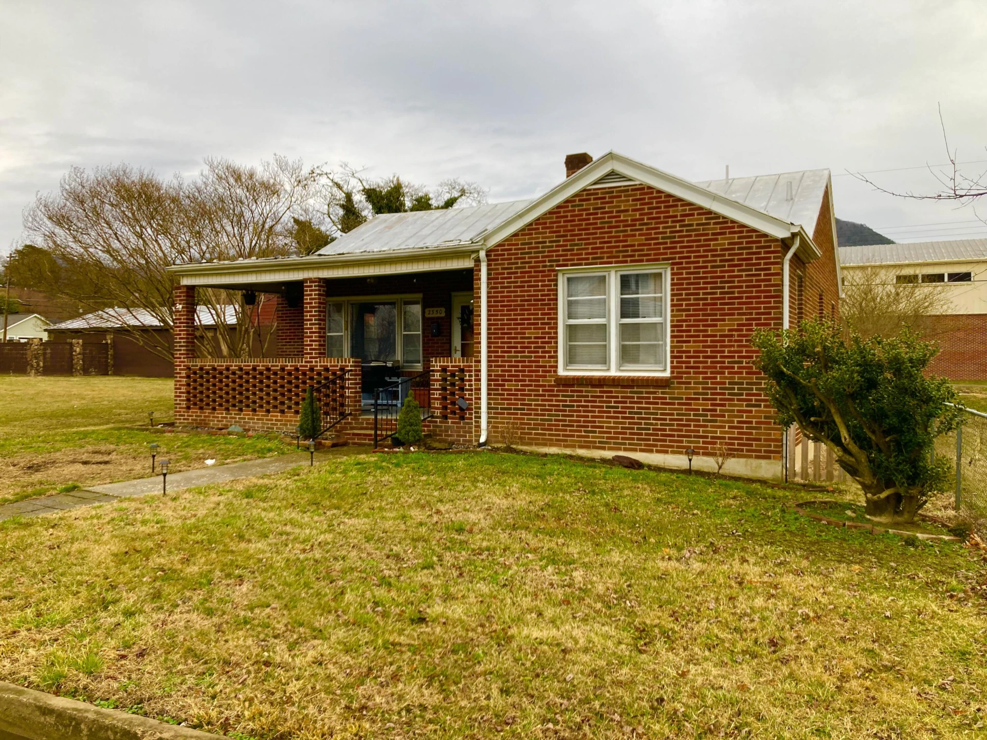 2350 Sycamore Ave