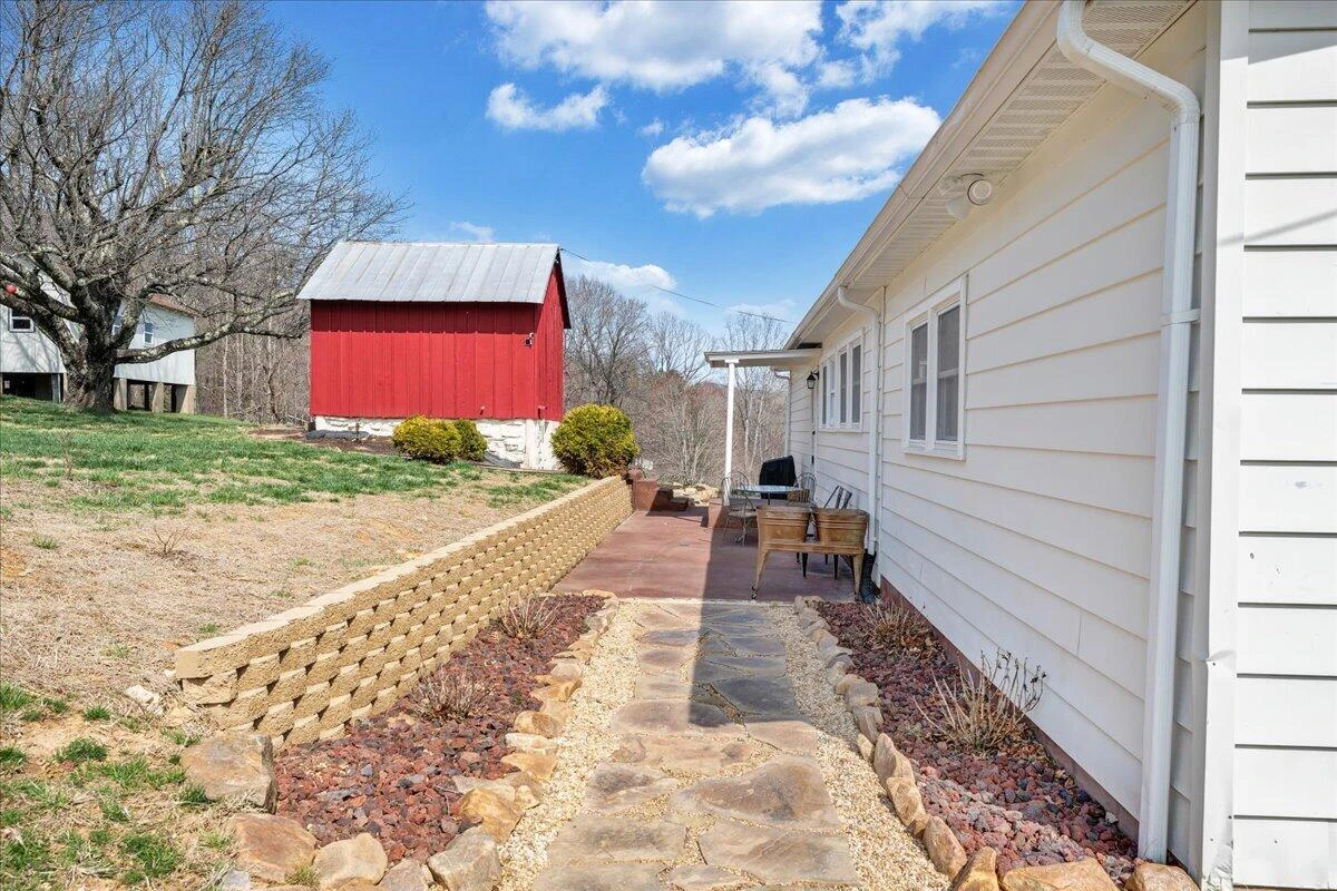 1006 Little Catawba Creek Rd - Photo 42