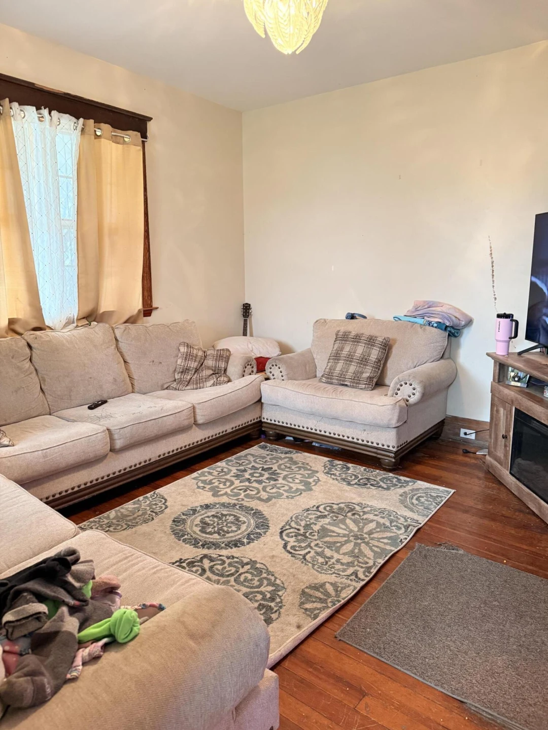 329 W Ridgeway St - Photo 4