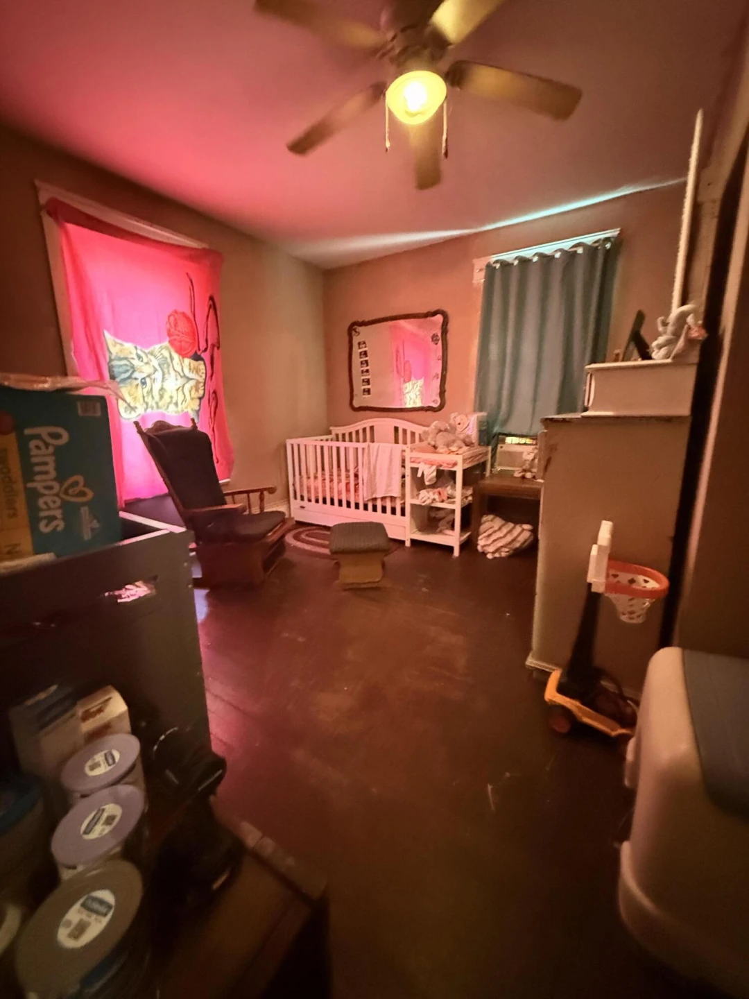 561 Roxbury St - Photo 12