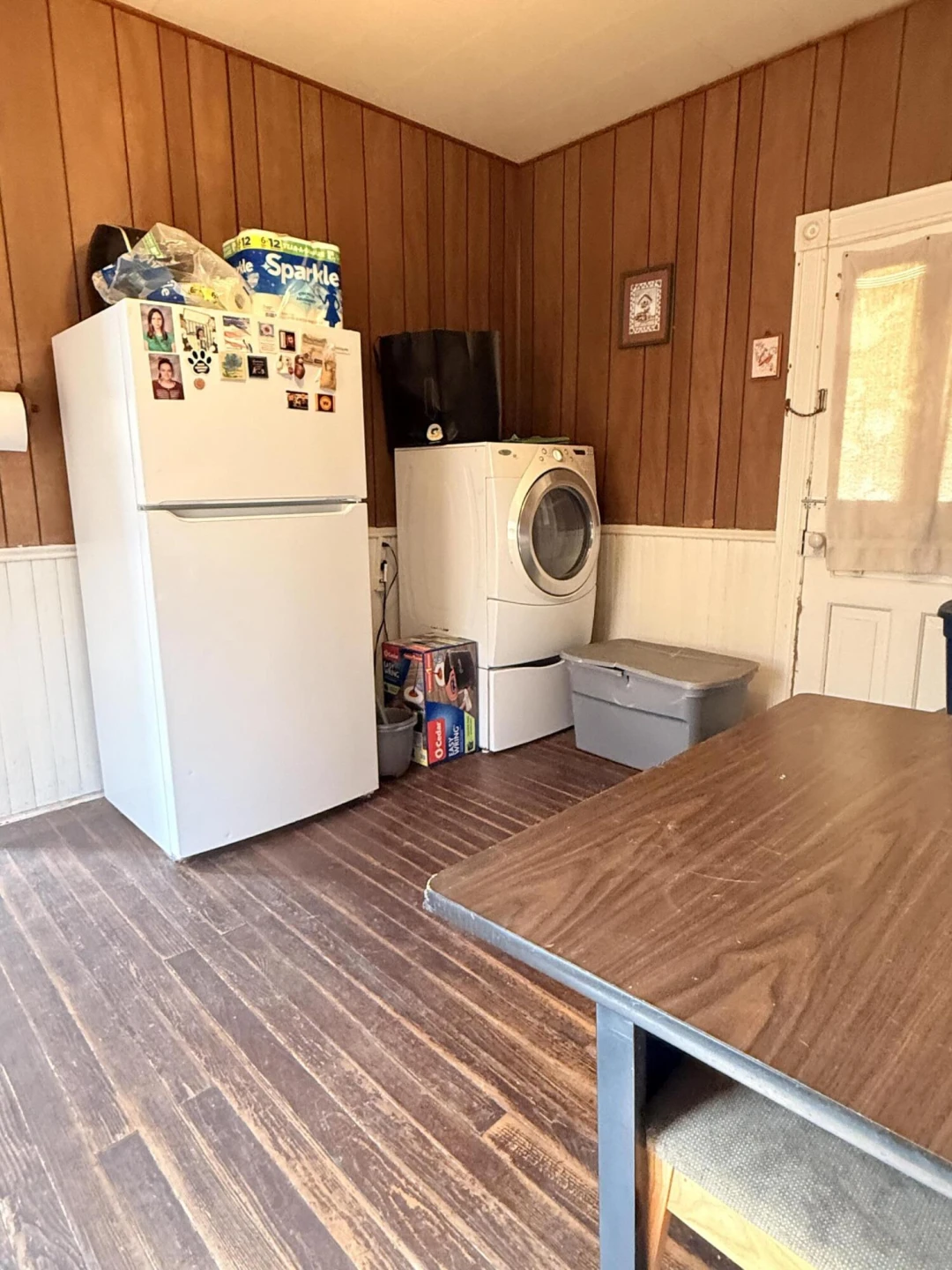 581 Roxbury St - Photo 5