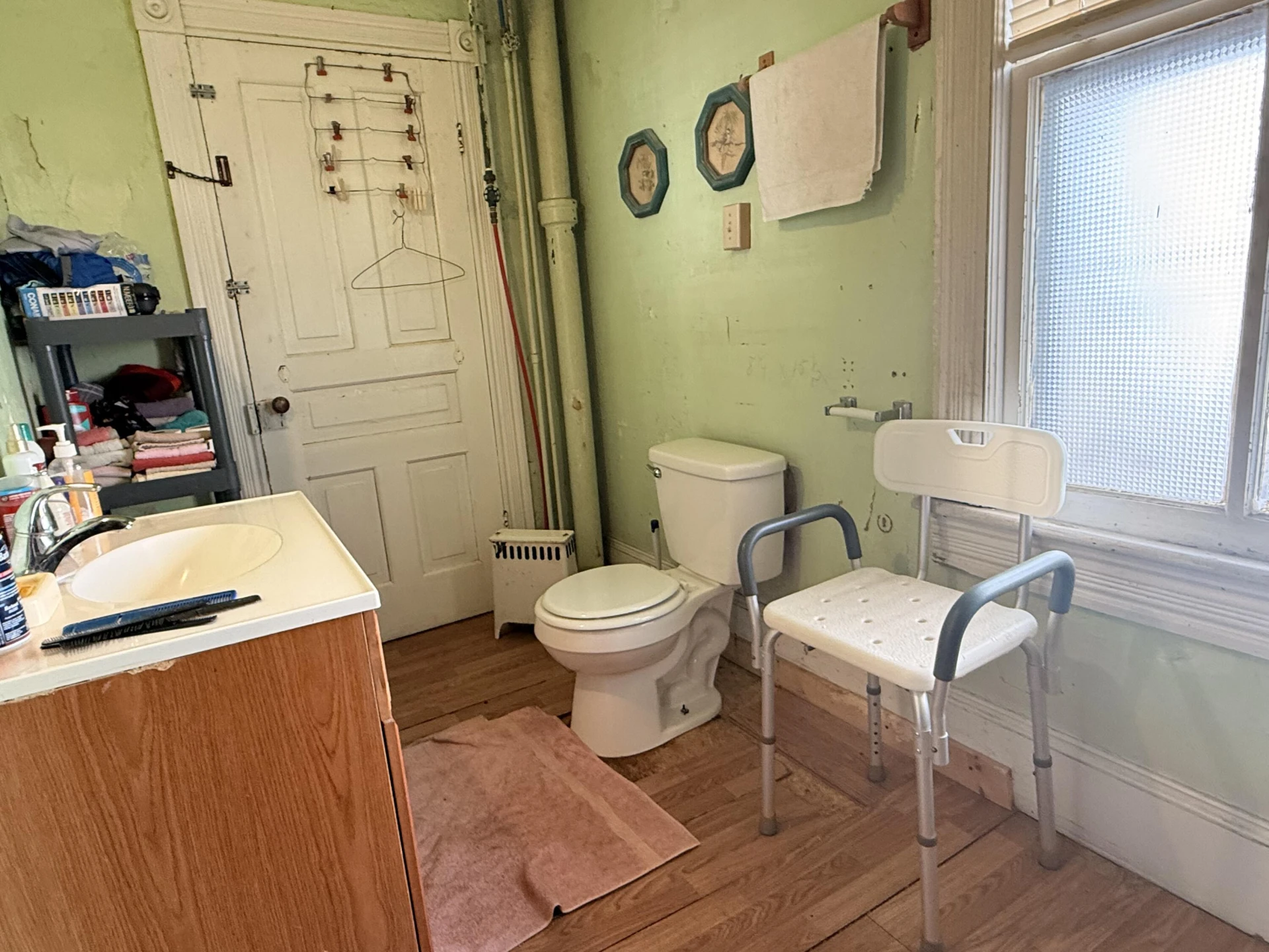 581 Roxbury St - Photo 8