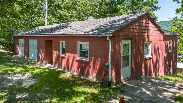 211 WaterTank Rd, Millboro, VA, 24460