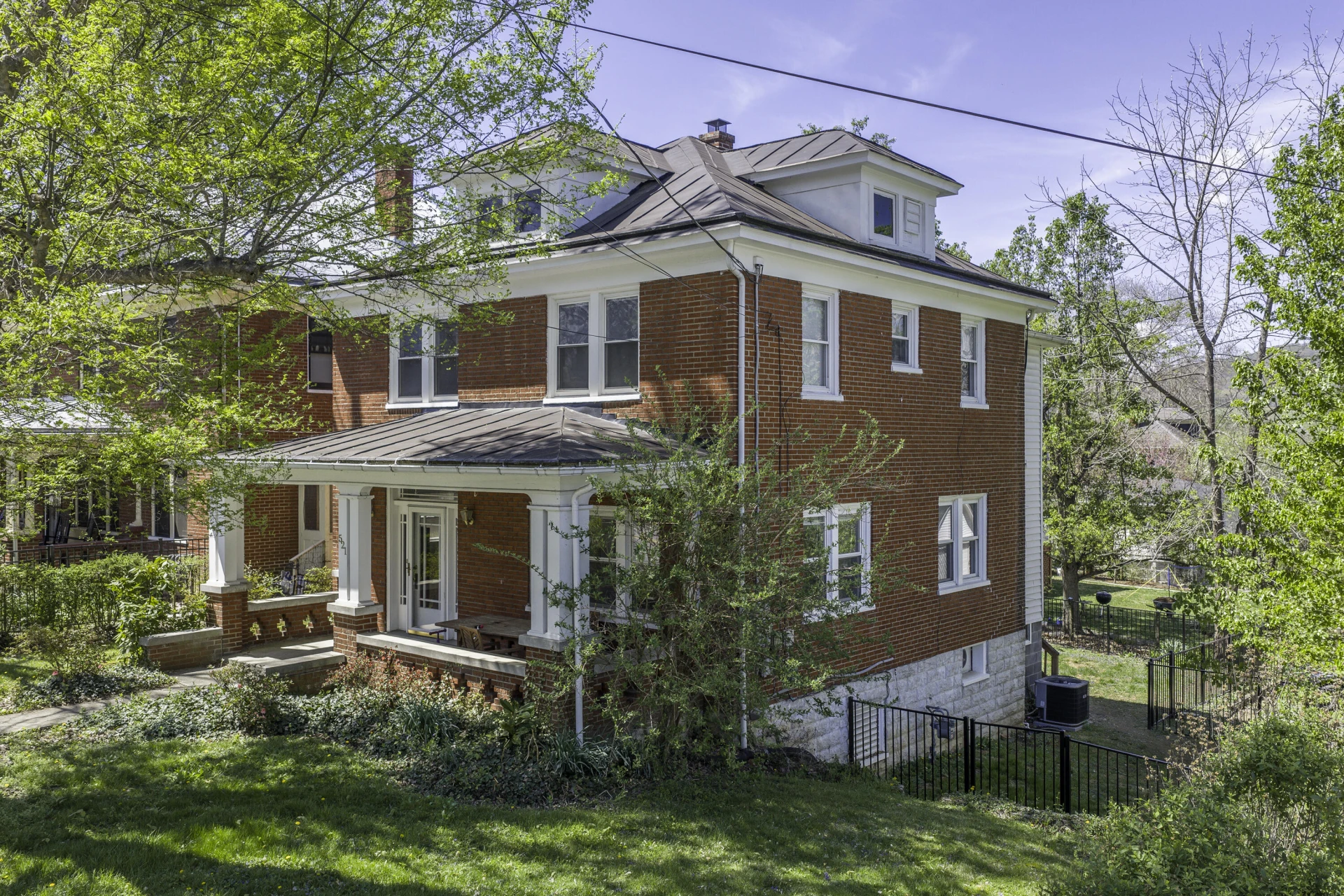 521 S Main St