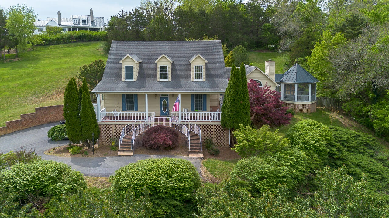 9 Hamilton Dr