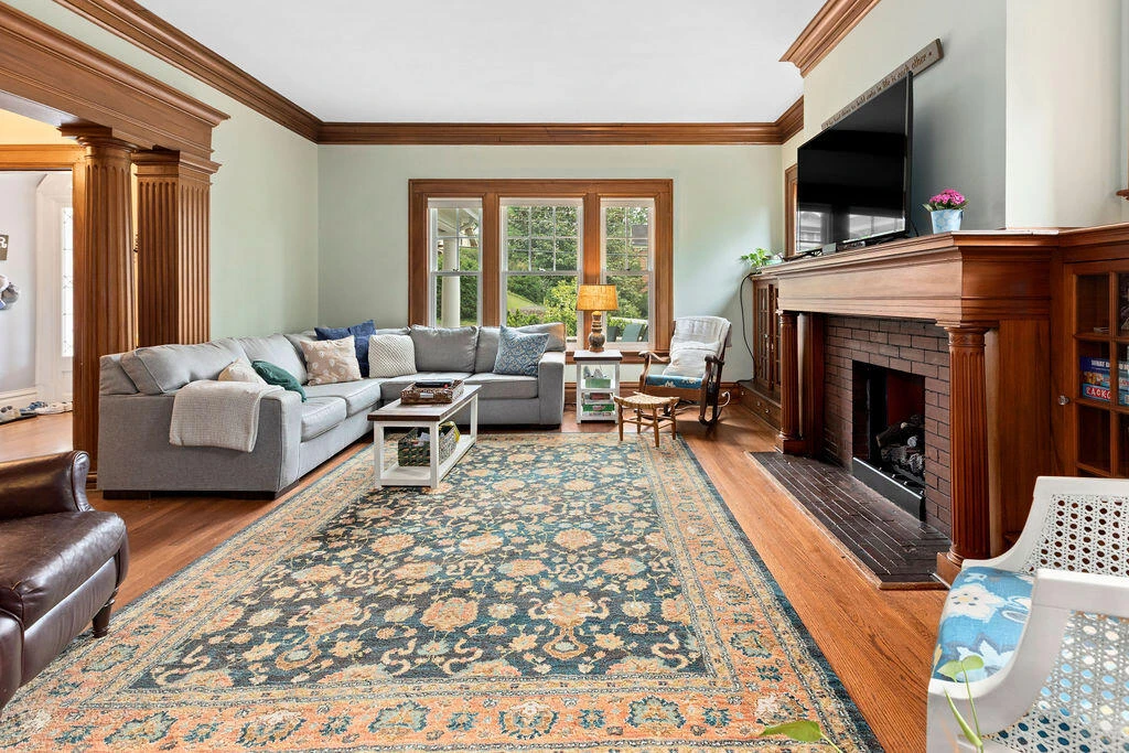 505 JACKSON Ave - Photo 11