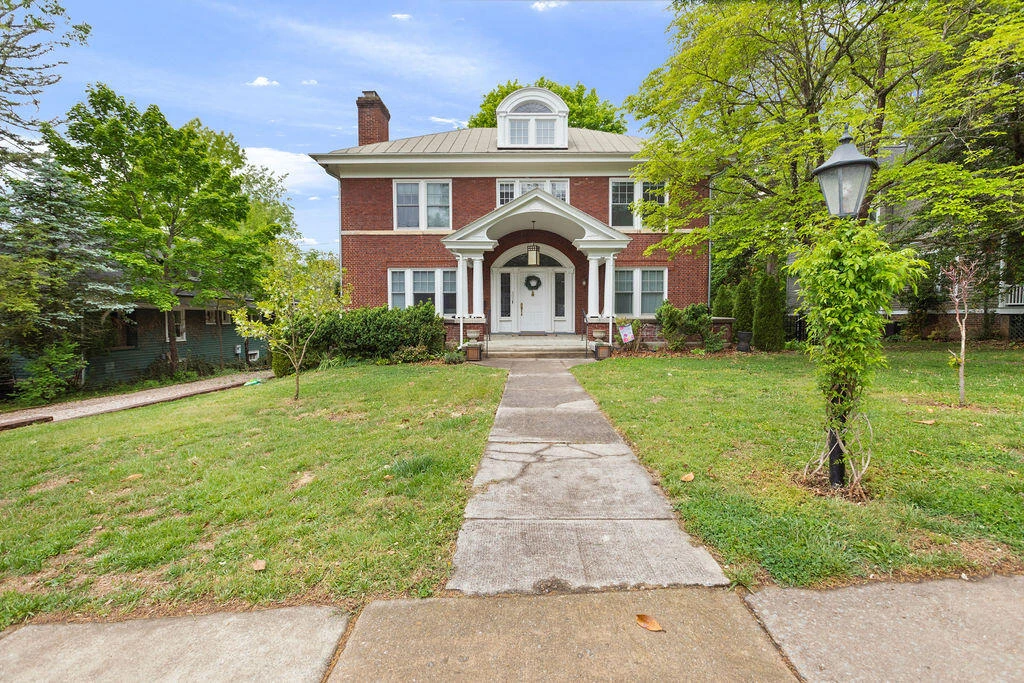 505 JACKSON Ave - Photo 2
