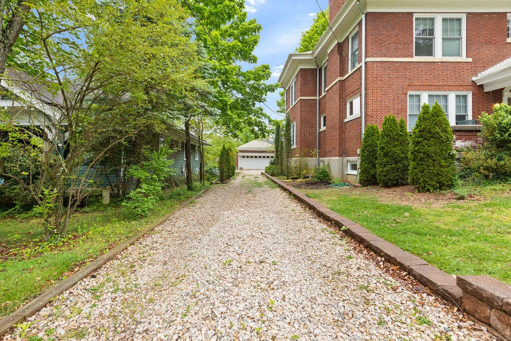 505 JACKSON Ave - Photo 5