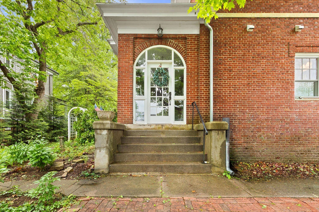 505 JACKSON Ave - Photo 8