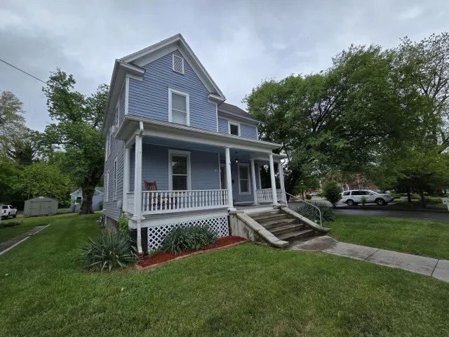 223 W Locust St