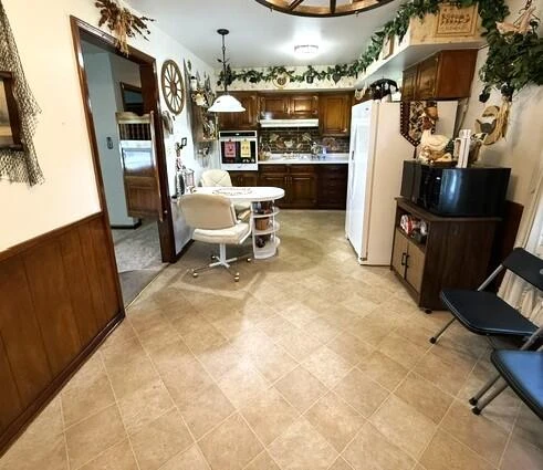 214 Chapel Dr - Photo 4
