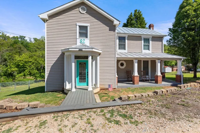 82 Lloyd Tolley Rd, Natural Bridge Station, VA, 24579