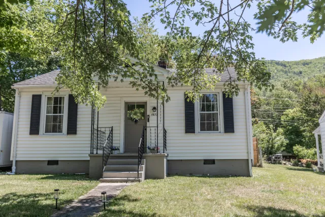 1932 Hawthorne Ave, Buena Vista, VA, 24416