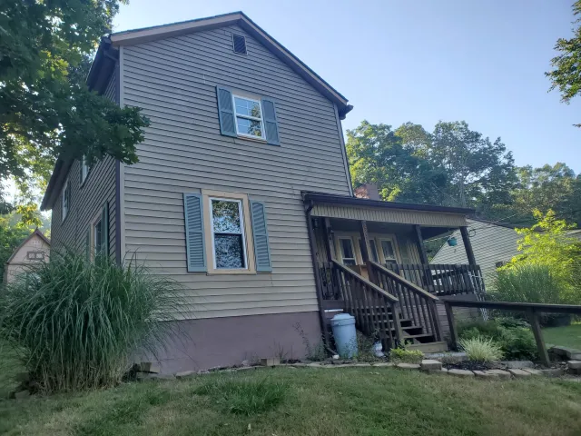2031 S Carpenter Dr, Covington, VA, 24426