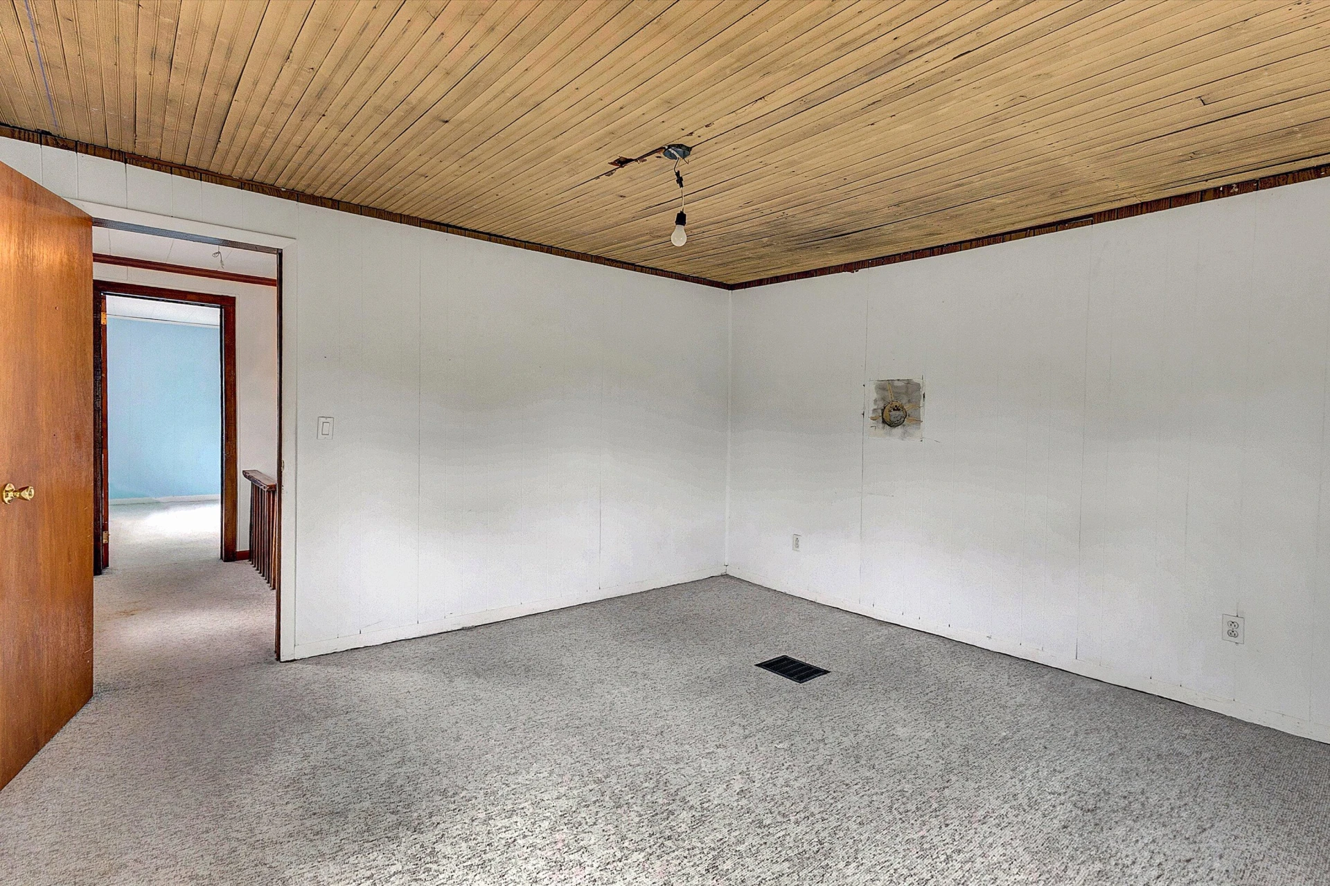 1220 Railroad Ave - Photo 18