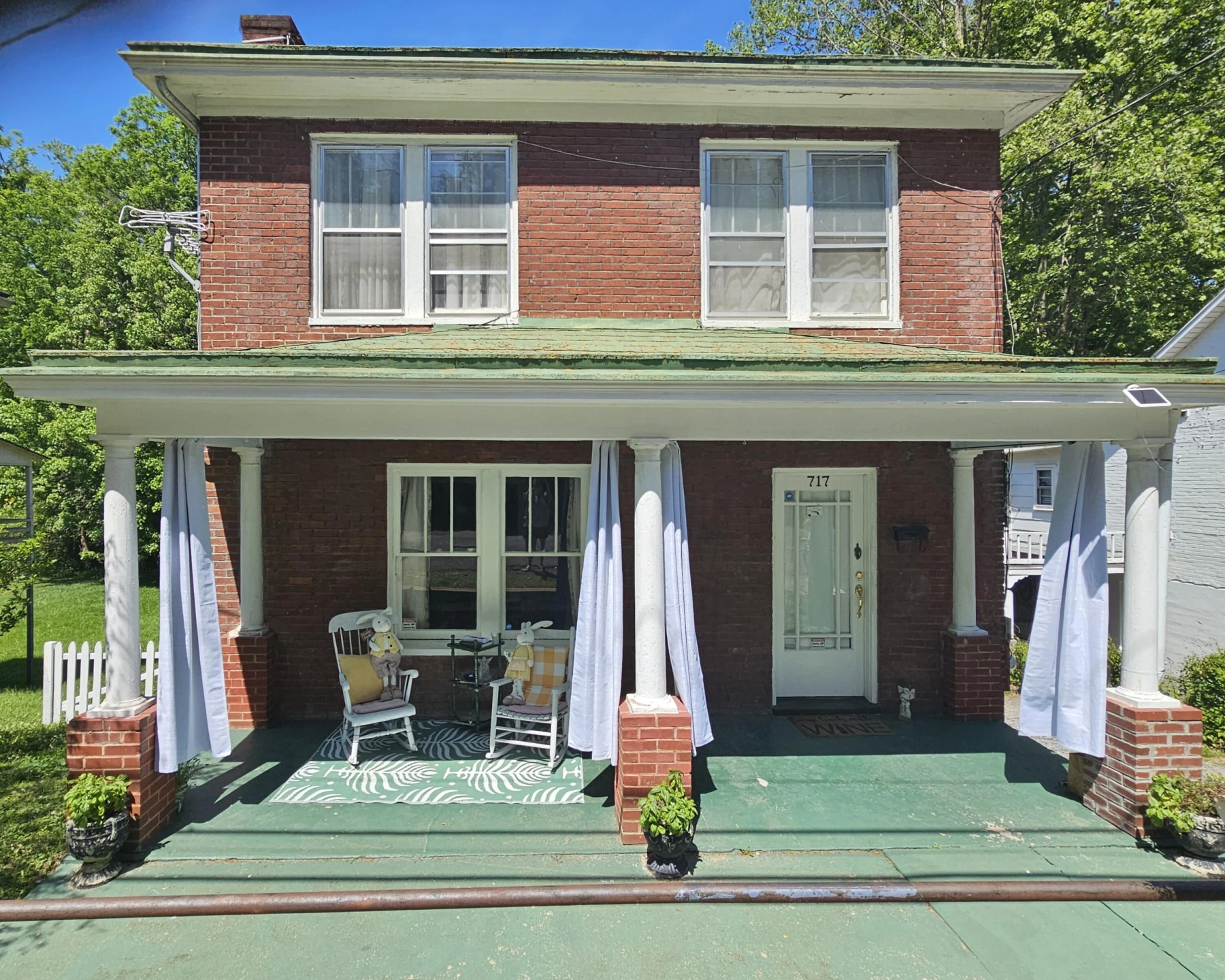 717 Thornhill Rd - Photo 3