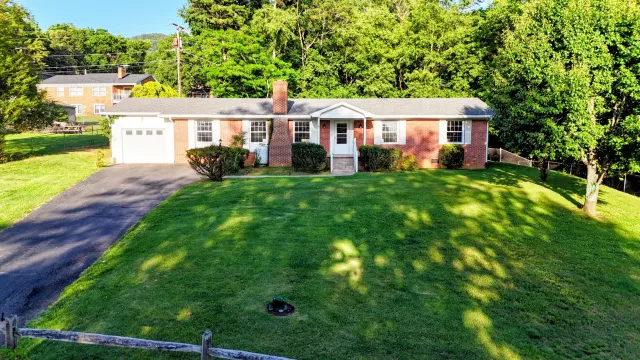 2460 Pine Ave, Buena Vista, VA, 24416