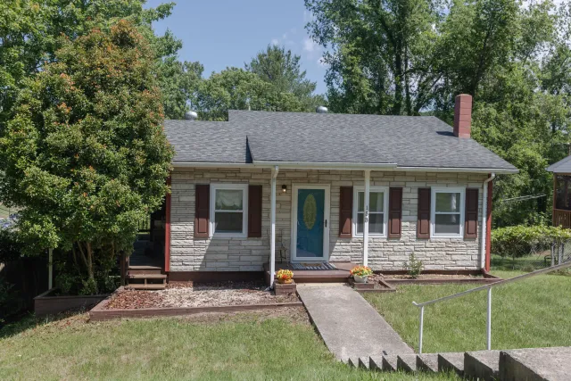 153 E 38th St, Buena Vista, VA, 24416