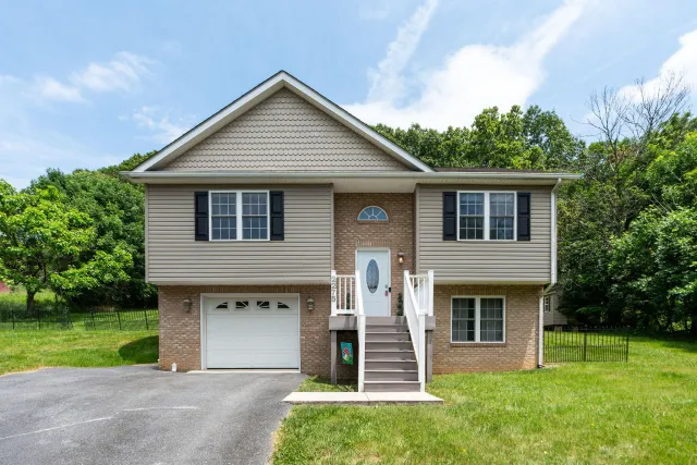 2275 RAPHINE Rd, Raphine, VA, 24472