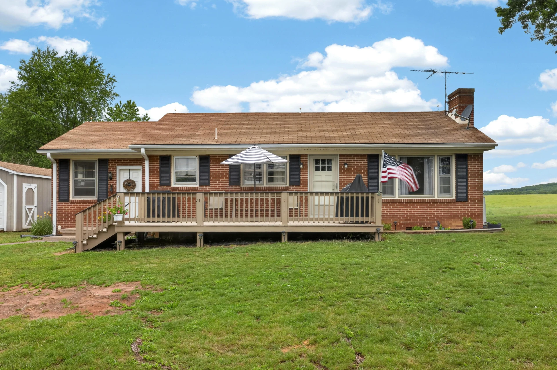 7827 N Lee Highway - Photo 2