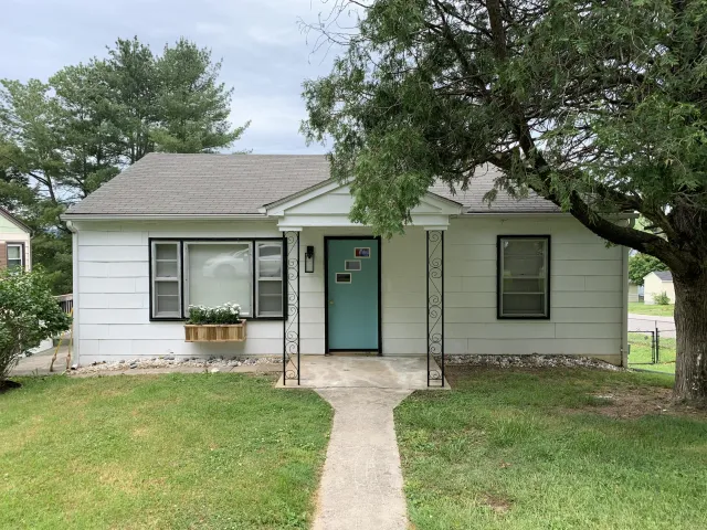 1677 Hawthorne Ave, Buena Vista, VA, 24416