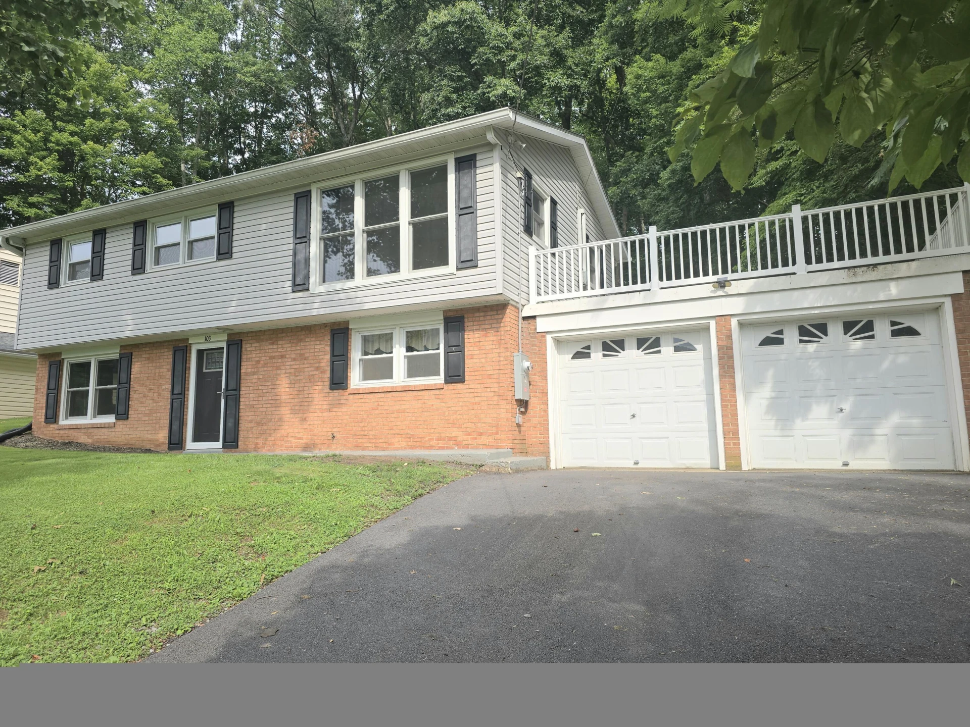 103 Ridgewood Cir