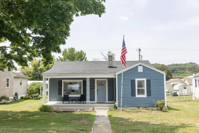 1213 WOODLAND Ave