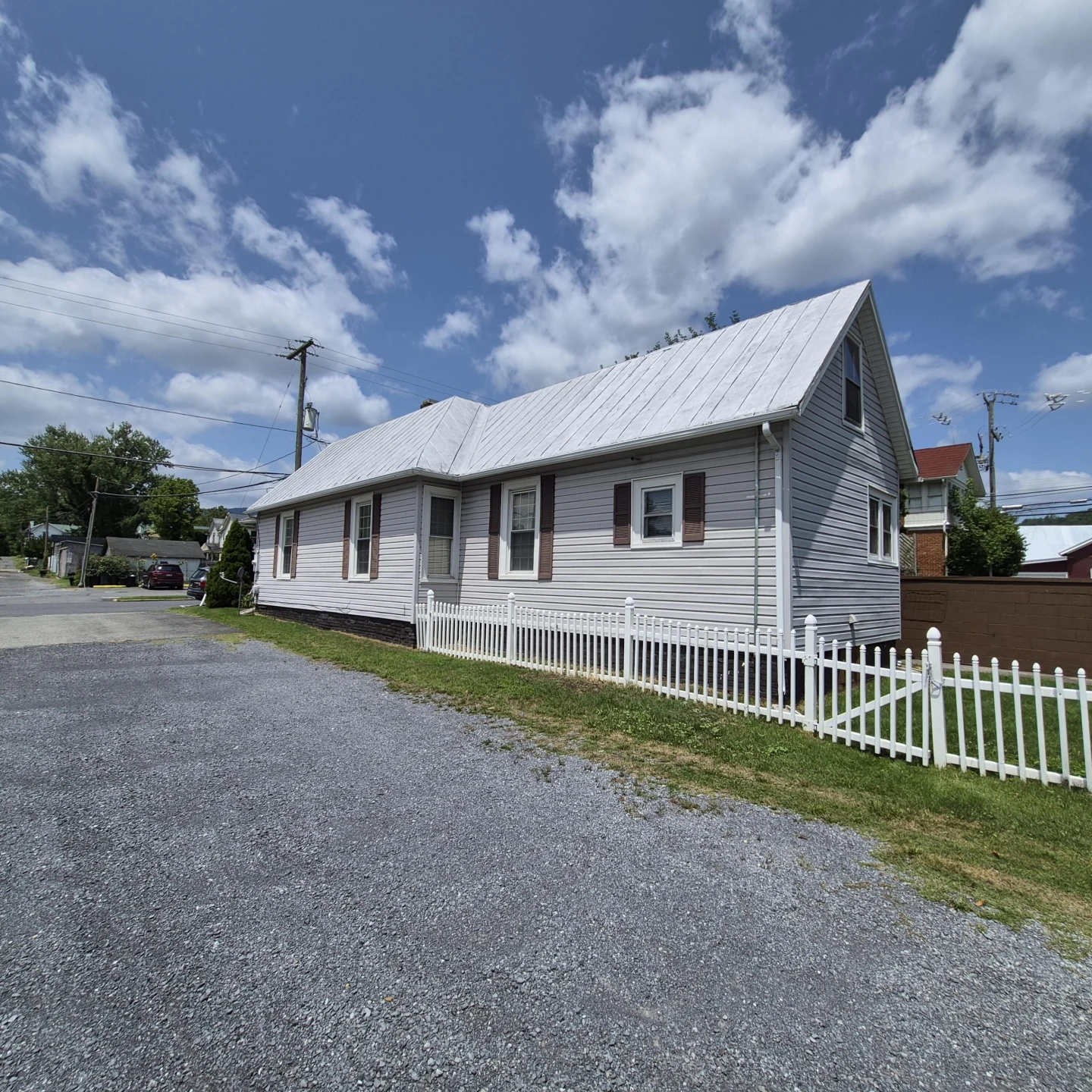 416 Commercial Ave - Photo 3