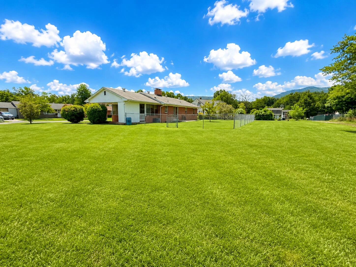 833 Acacia Ave - Photo 2