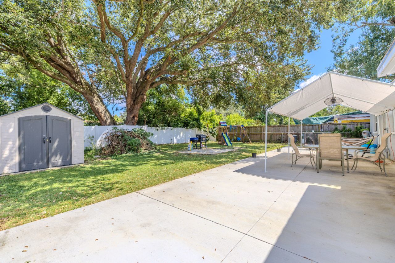 4210 E Sandalwood Cir S Tampa FL 33617