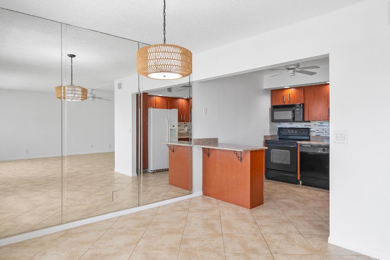 306 Wellington E West palm beach Fl 33417