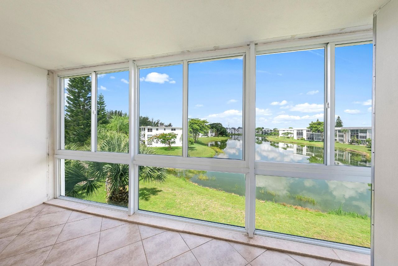 306 Wellington E West palm beach Fl 33417