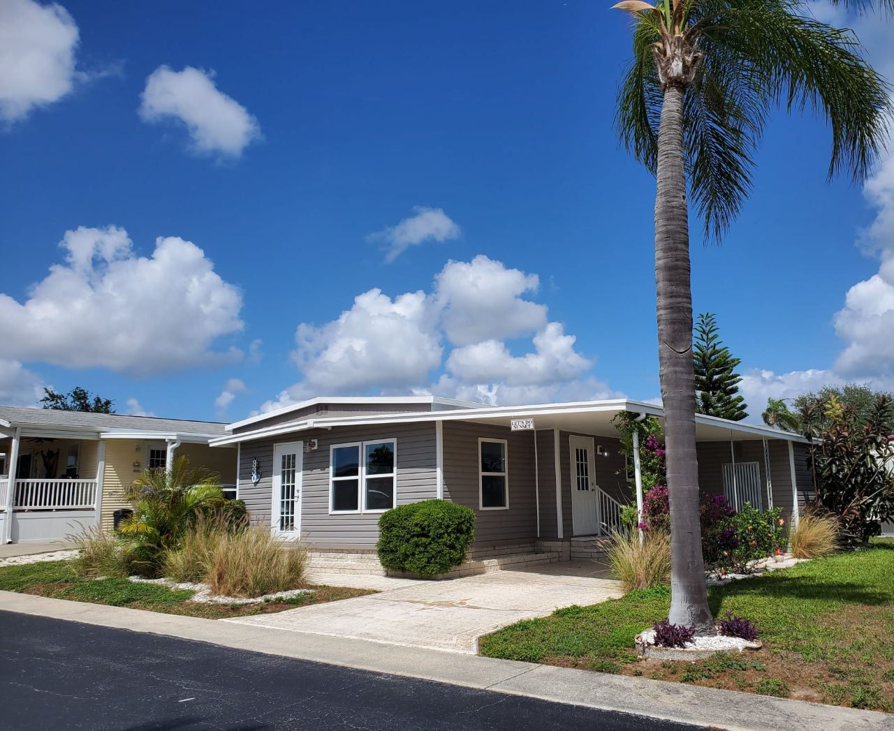 39248 US Hwy 19N Tarpon Springs FL 34689