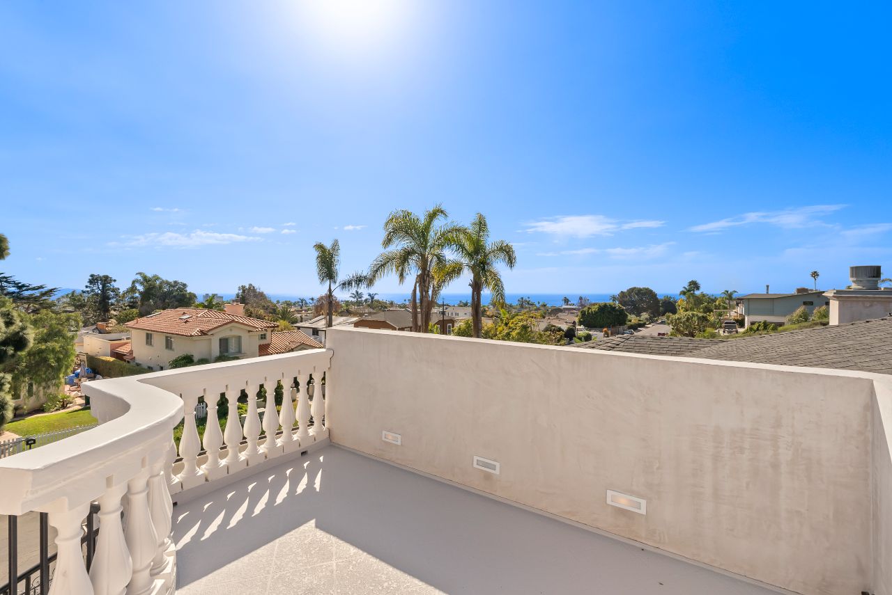 1028 Van Nuys St San Diego CA 92109