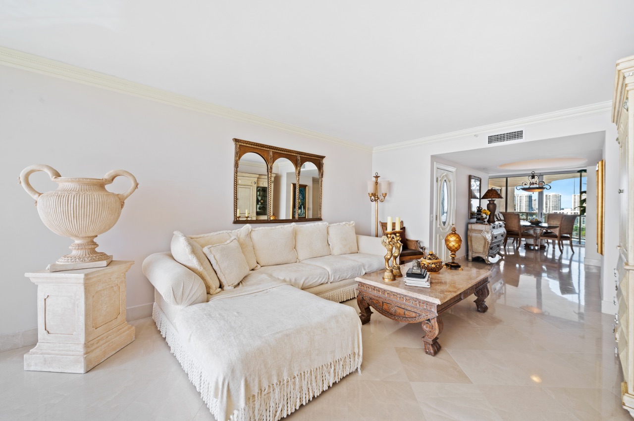 17555 Collins Ave  Sunny Isles Fl 33160