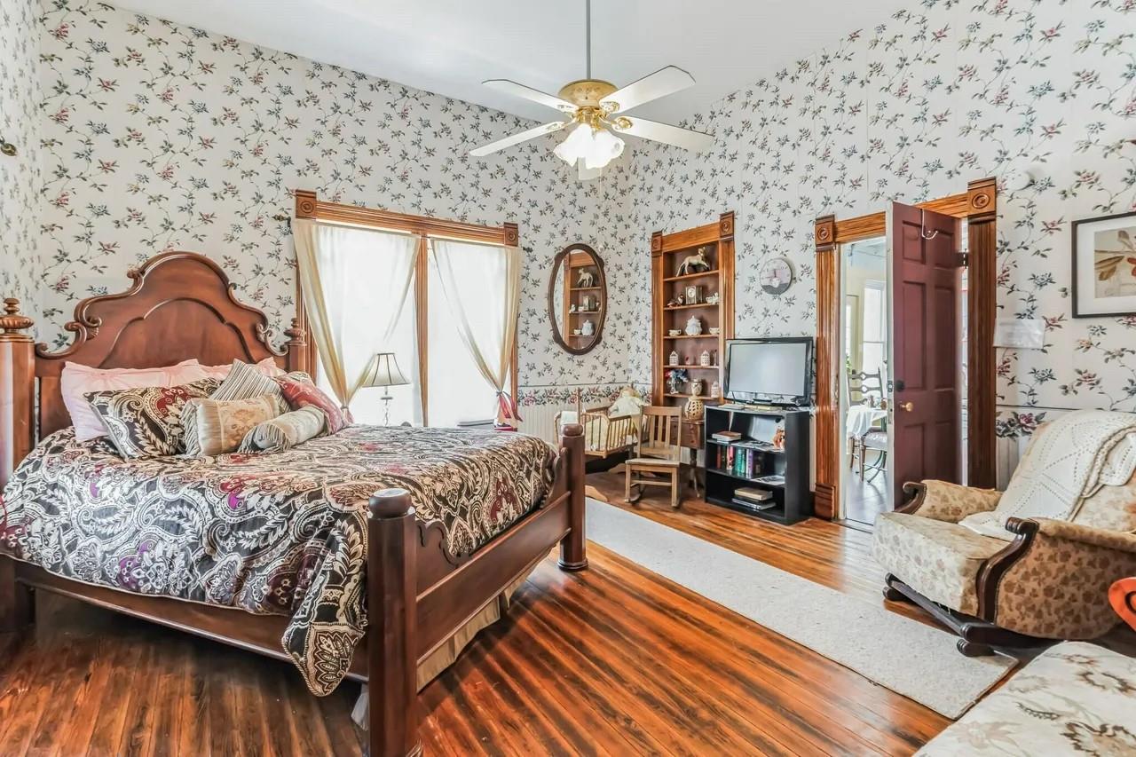 1307 WRIGHT ST photo 17