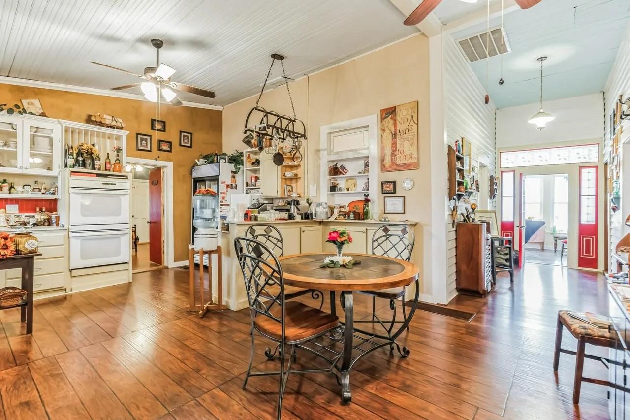 1307 WRIGHT ST photo 11