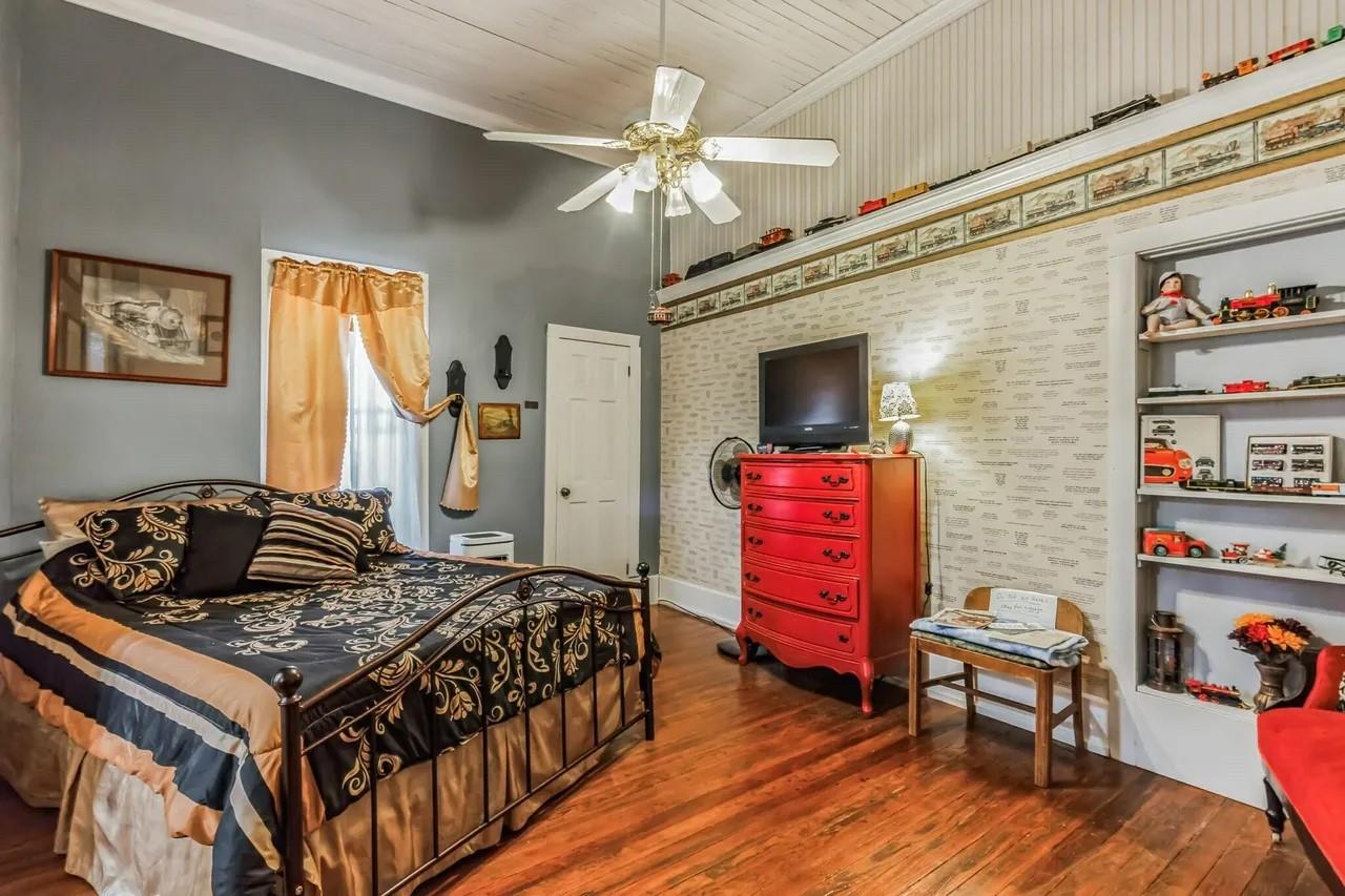 1307 WRIGHT ST photo 15