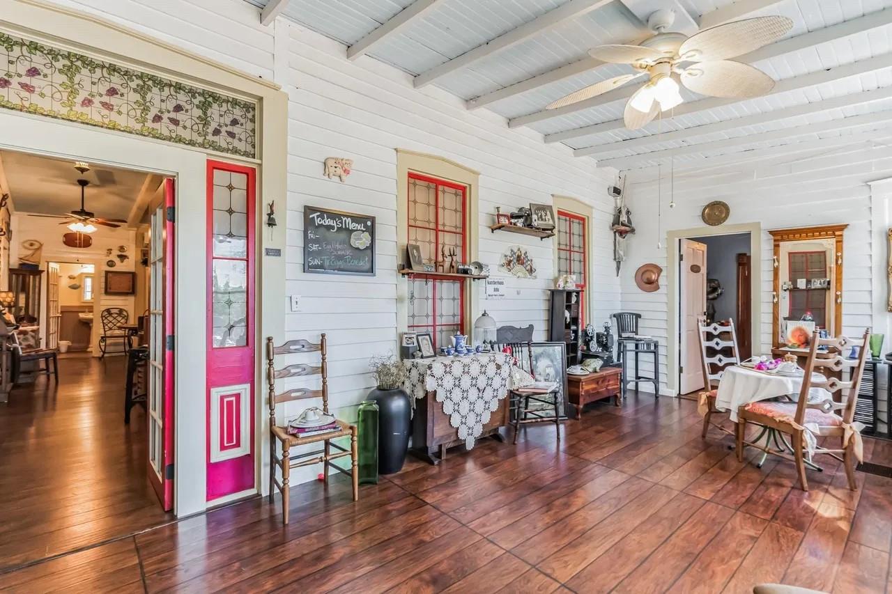 1307 WRIGHT ST photo 14