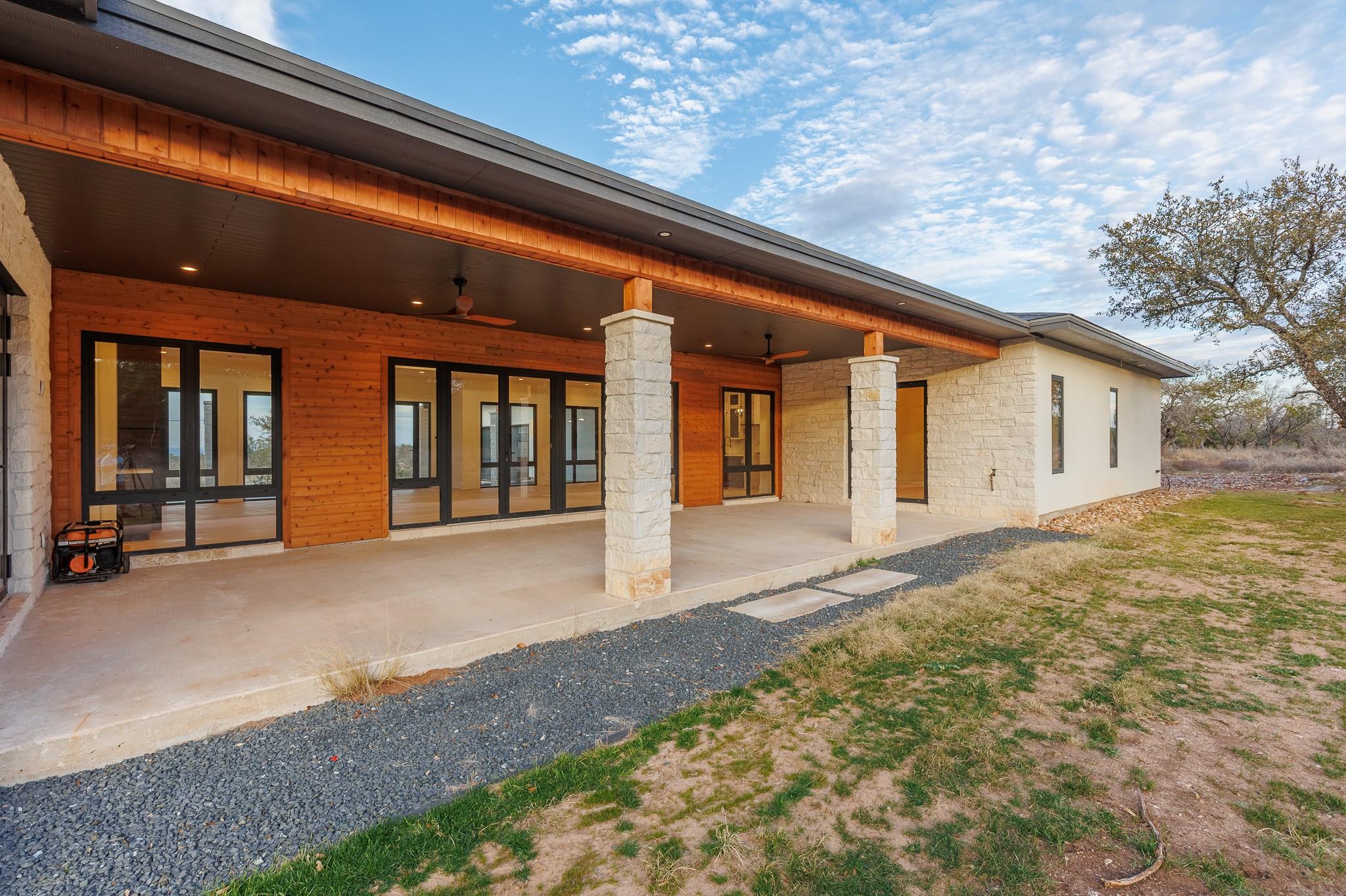 6425 Ranch Road 962 W photo 7