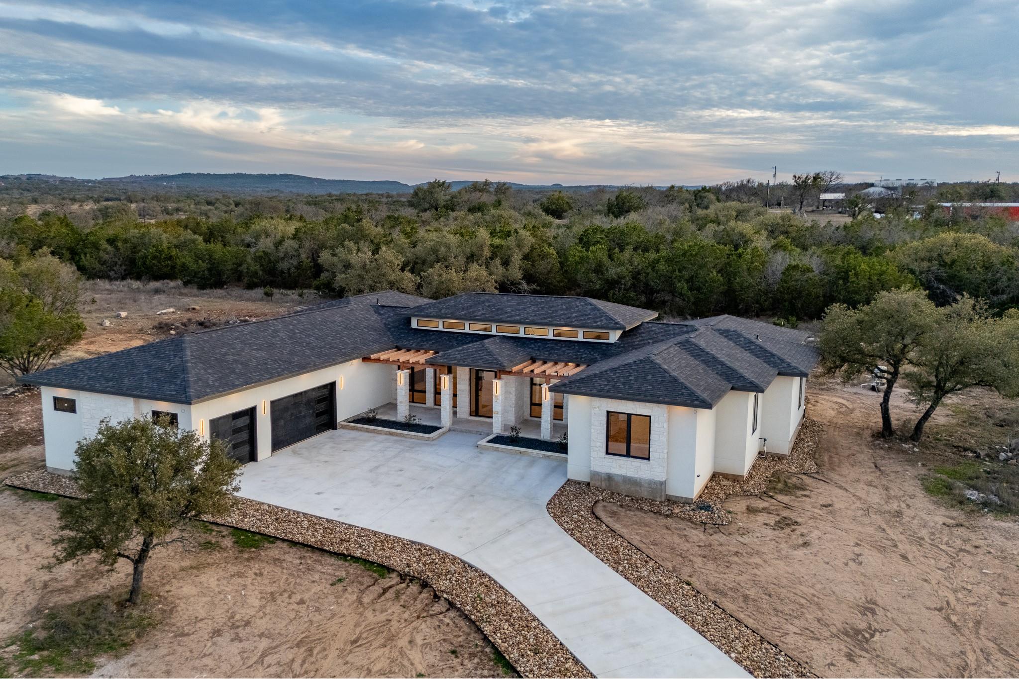 6425 Ranch Road 962 W photo 1