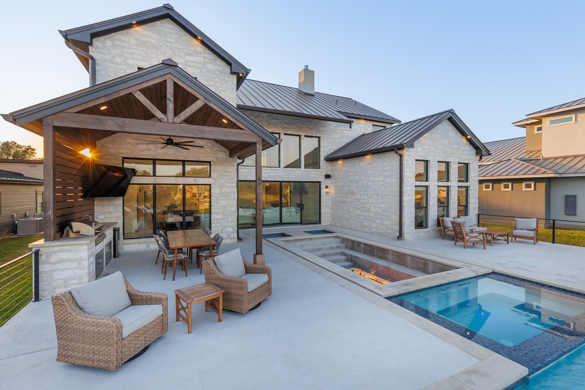 241 Lazy Oaks LN photo 5