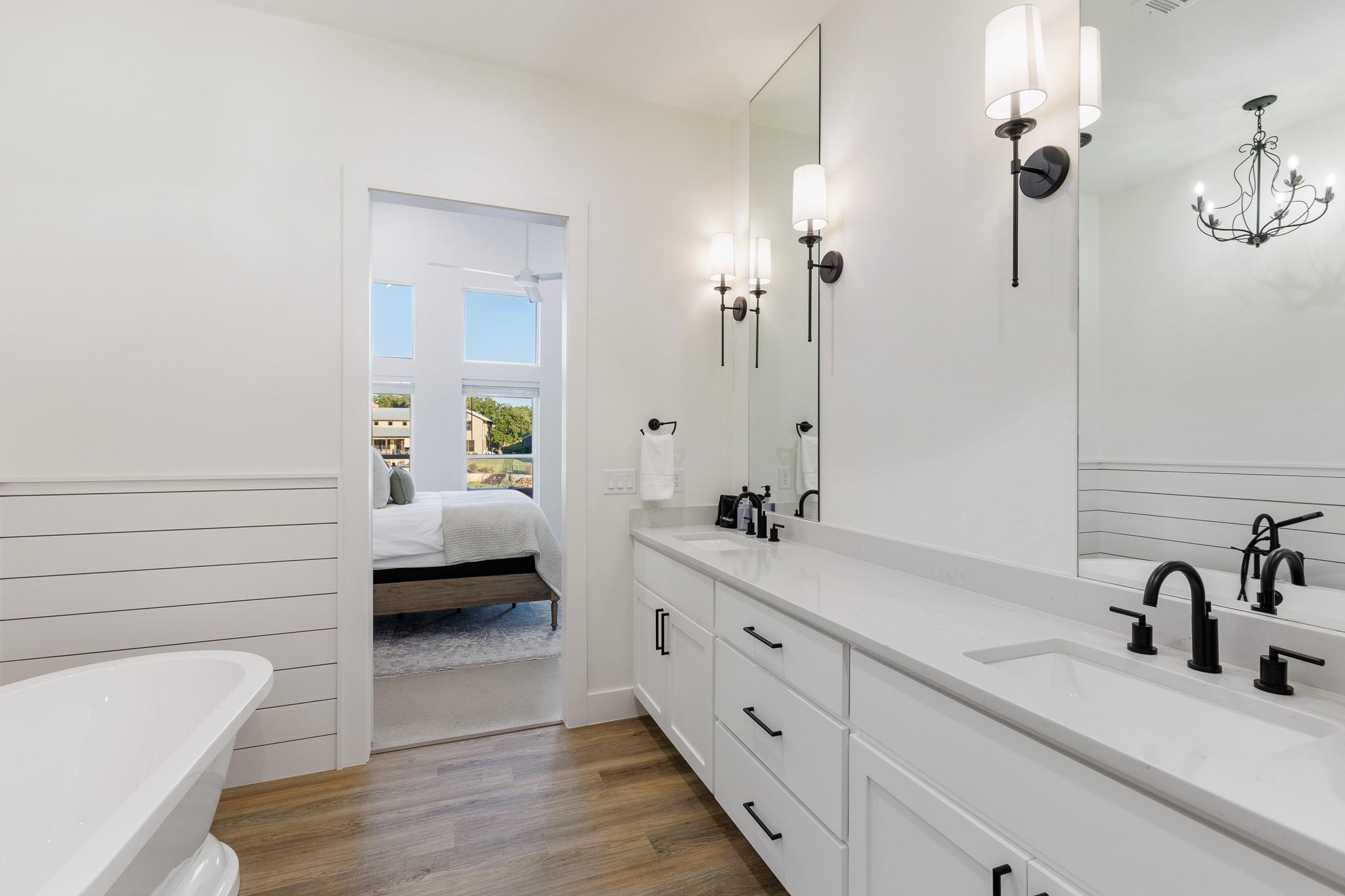 241 Lazy Oaks LN photo 19