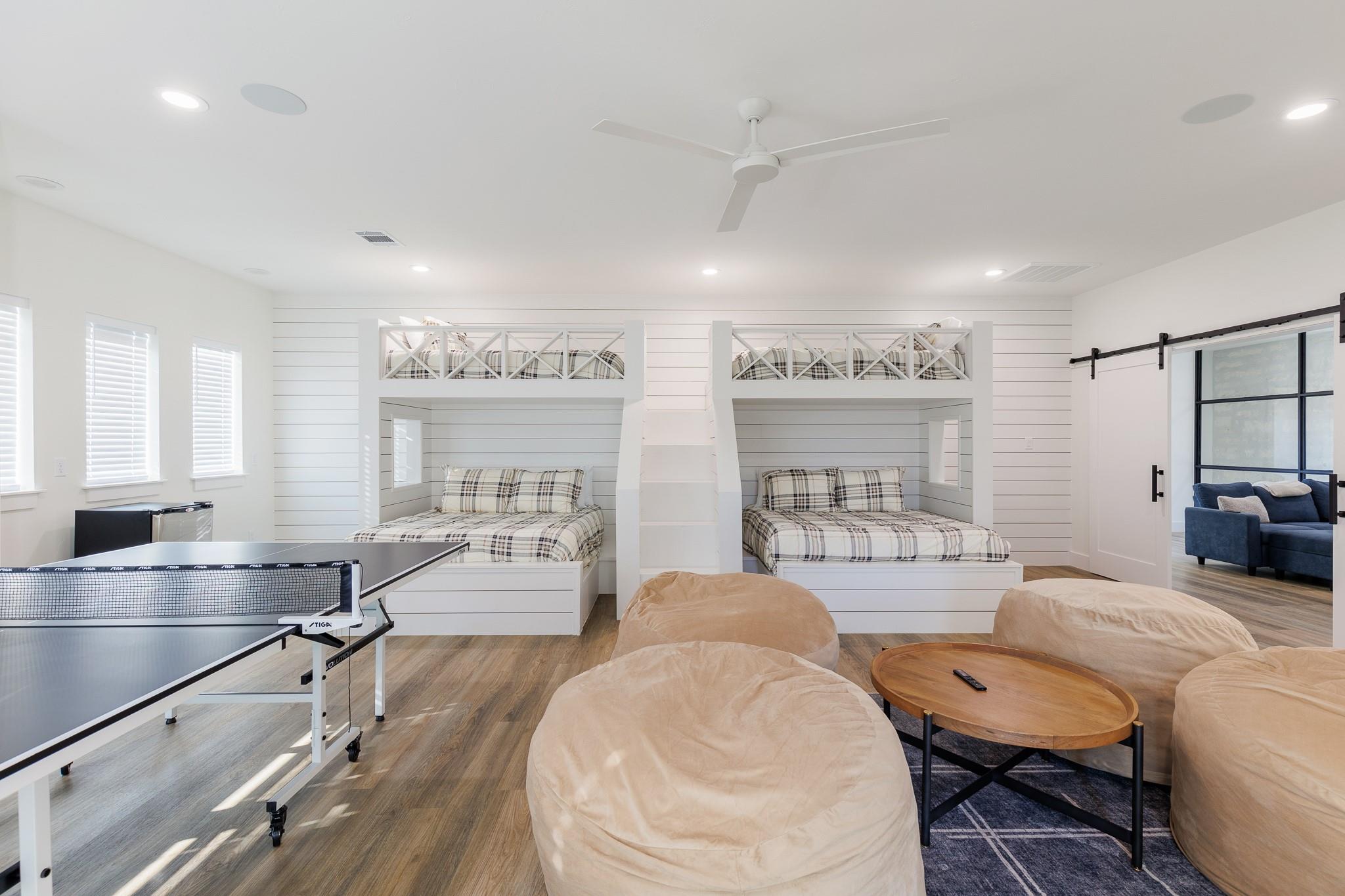 241 Lazy Oaks LN photo 28