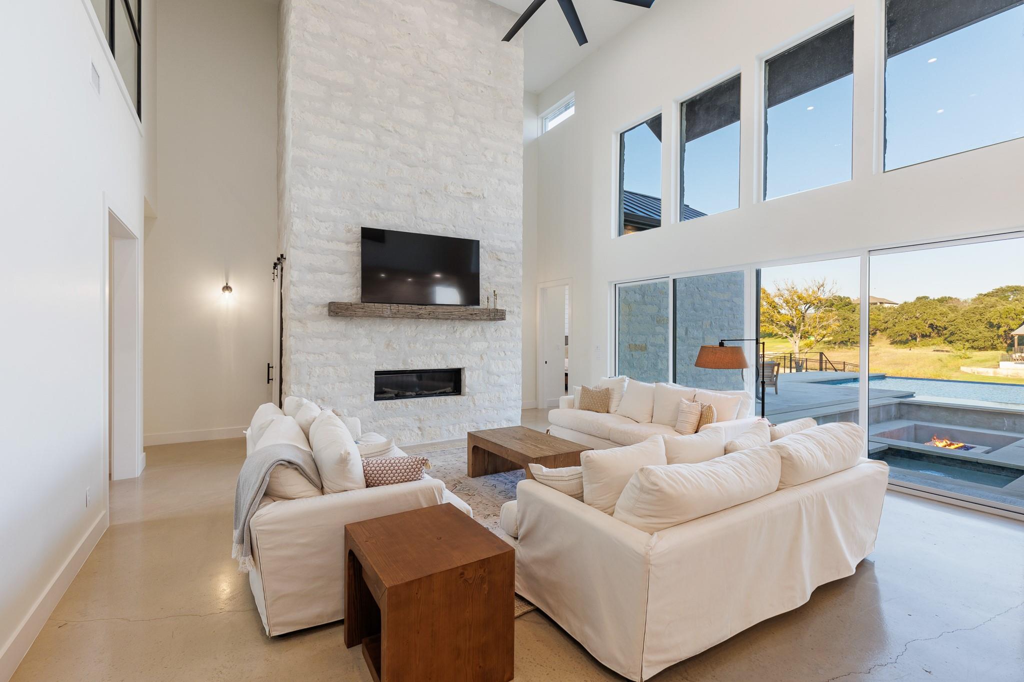 241 Lazy Oaks LN photo 10